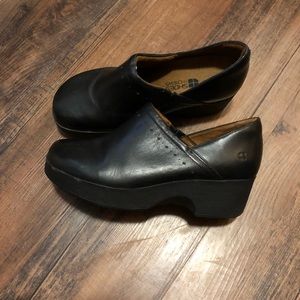 Nursing shoes